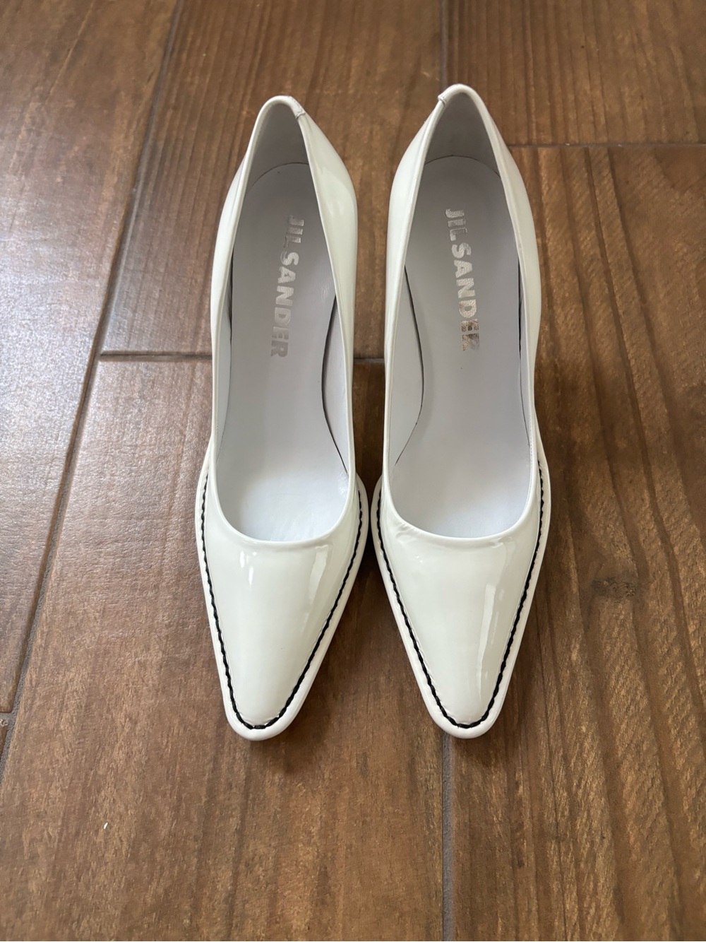 Jil Sander Cream Patent Pointed Toe Pumps with Contrast Stitch EU39 - Picture 3 of 16